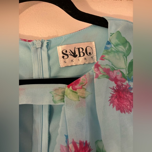 FLORAL ROMPER - Picture 3 of 3